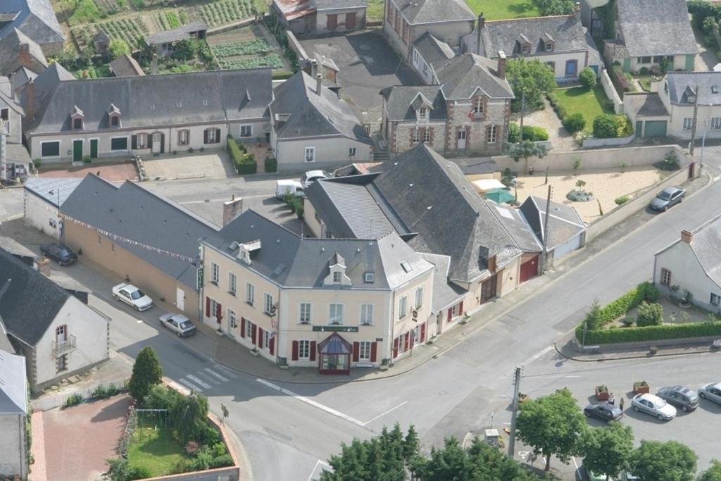 Hotel Le Relais Saint-Quentin-les-Anges Exteriér fotografie